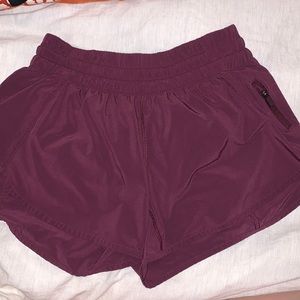 Lululemon size 10 tracker shorts